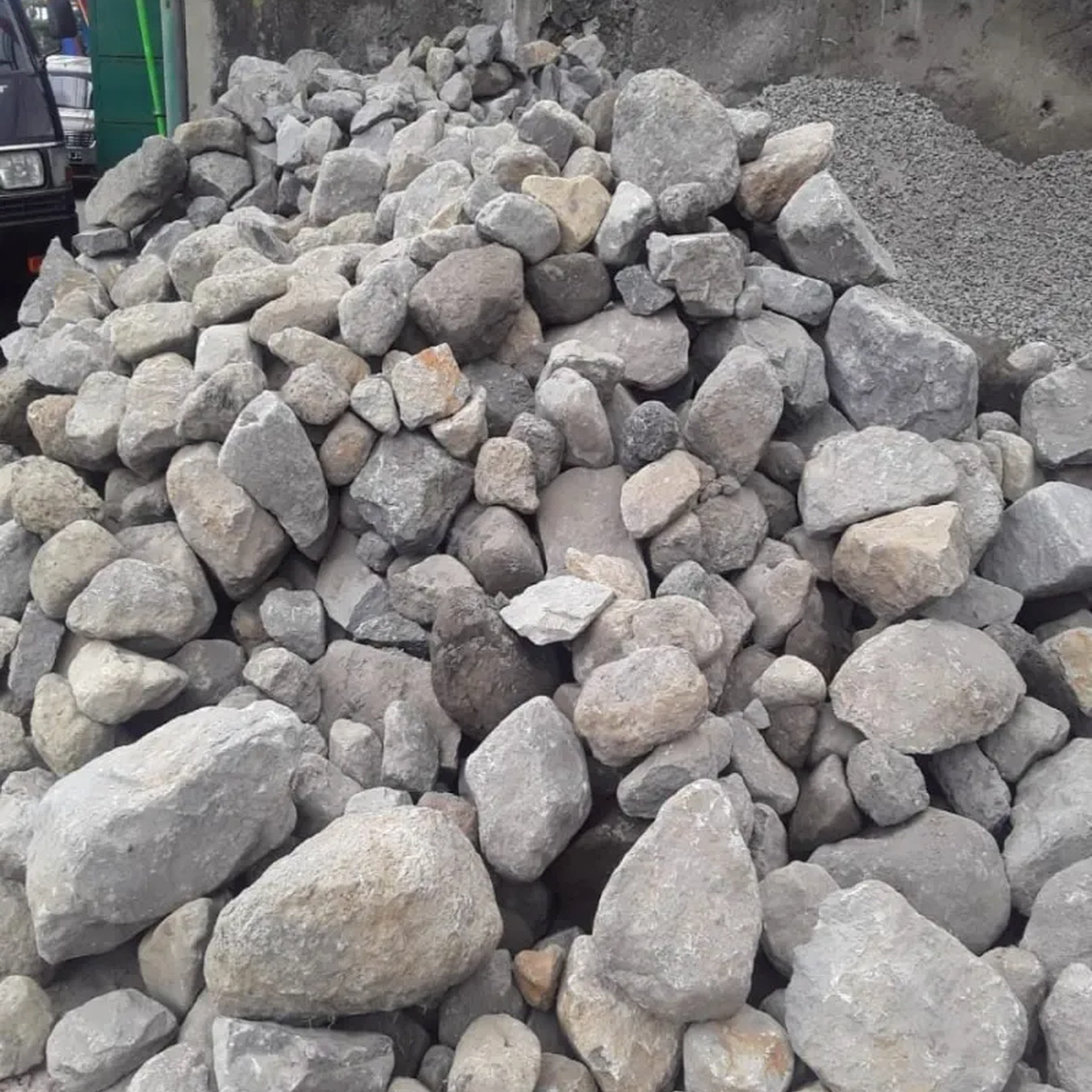 Batu kali 1 truk engkel